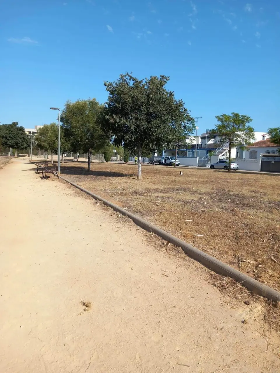 Dénia si presenta come città verde, ma le sue foto mostrano un'altra realtà: quale modello di aree verdi vuole la città?