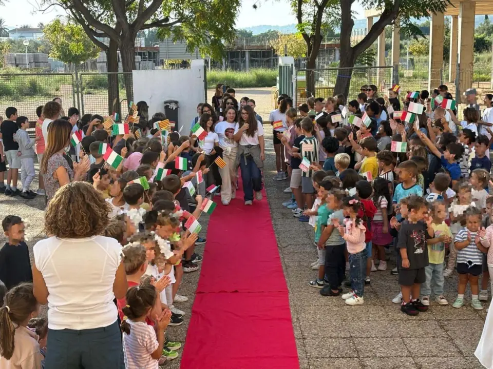 Alunni e docenti italiani visitano la scuola Trenc d'Alba di Xàbia per il programma Erasmus+ T.R.I.B.E.