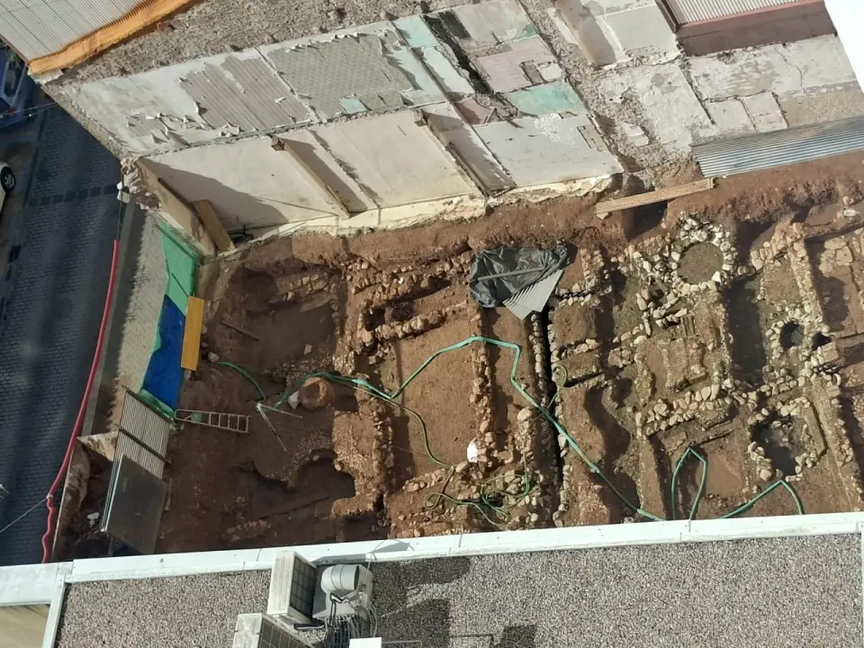 Gli scavi per un altro hotel nel centro di Dénia scoprono case islamiche del XII secolo