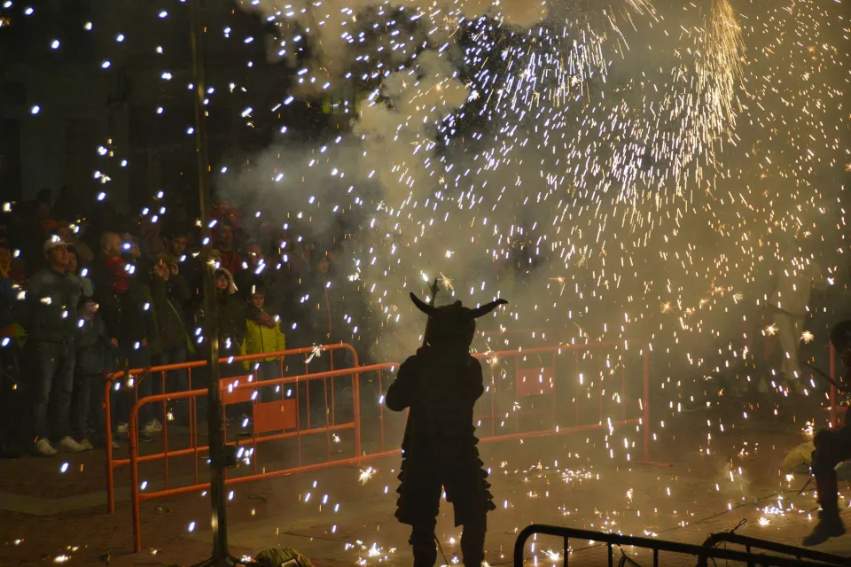 Herido un joven en el pecho durante el correfoc de las fiestas de Gata de Gorgos
